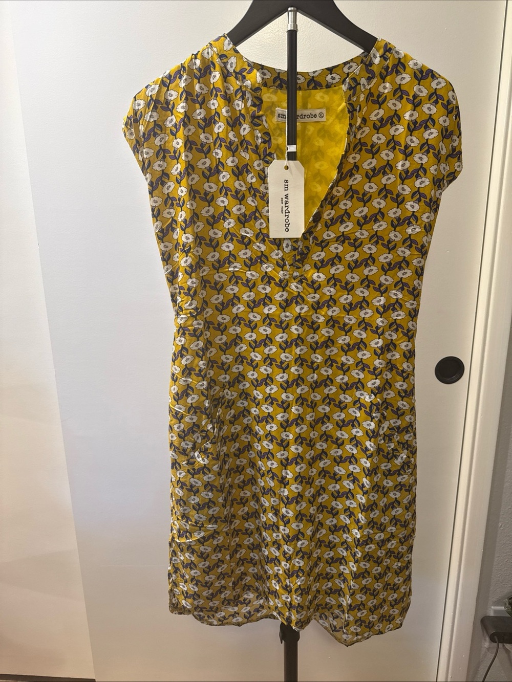 sm wardrobe yellow floral top v-neckline and a sleeveless design With Pockets XL